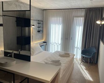 Hotel Giardino Verdi - Riva del Garda - Phòng ngủ