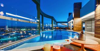 Comfort Hotel & Suites Rondonopolis - Rondonópolis - Pool