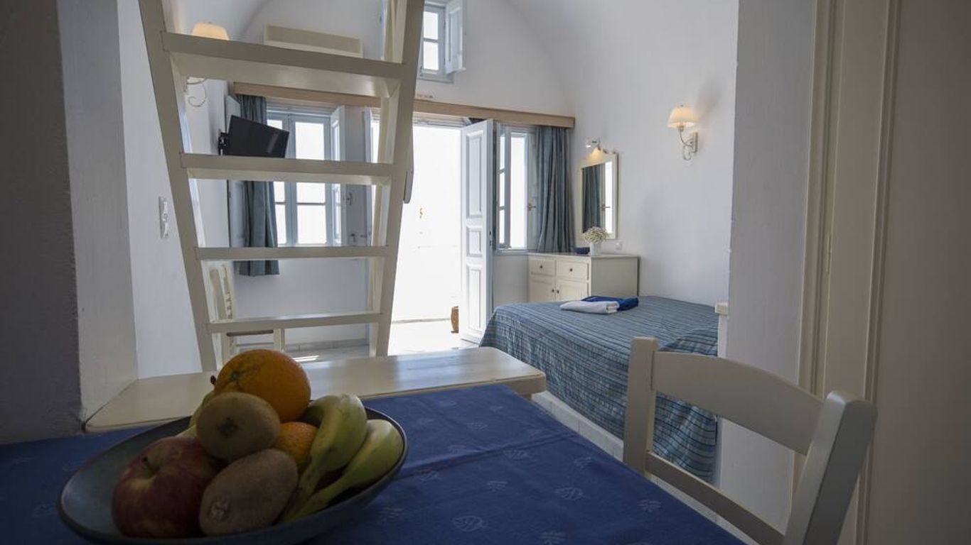 Ianthe Apartments & Villa