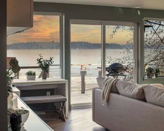 Beachside Haven | 2b 2.5b | Tranquil Retreat - Port Orchard - Sala de estar