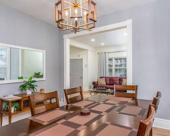 Beautiful Apartment on the west side in Buffalo - Buffalo - Salle à manger