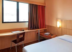 Ibis Curitiba Shopping - Curitiba - Κρεβατοκάμαρα
