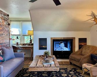 The Loft in Burley, ID (#3) - Burley - Living room