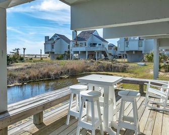 Exceptional Ocean View Villa!-NOW with Shoal's Membership Available with separate purchase - Bald Head Island - Balcón