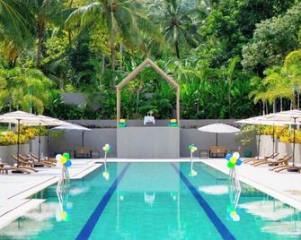 Lanzones Cabana - Mambajao - Piscina