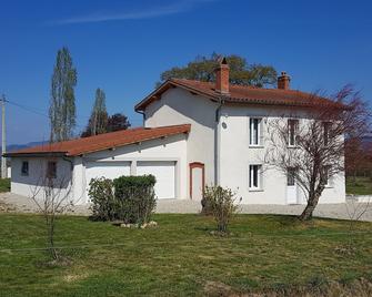 Large House In The Country - Peschadoires - Bâtiment