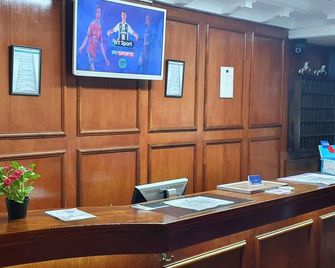 Gilson Hotel - Hull - Front desk