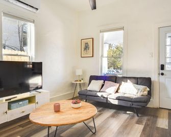 Near Unm & Abq Biopark: East Dtwn Studio - Albuquerque - Salon