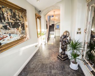 The Peacock Townhouse Hotel - Kenilworth - Flur