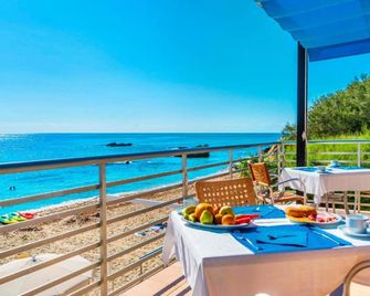 Hotel Na Forana - Cala Ratjada - מרפסת