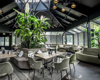 Relaxing Nature Retreat with Indoor Pool, Lush Gardens and Free Parking - Winterswijk - Restaurant