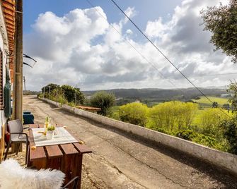 Cottage in historical town of Aljezur - Aljezur