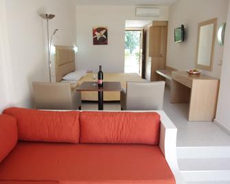 Kolymbia Sky hotel - Kolympia - Sala de estar