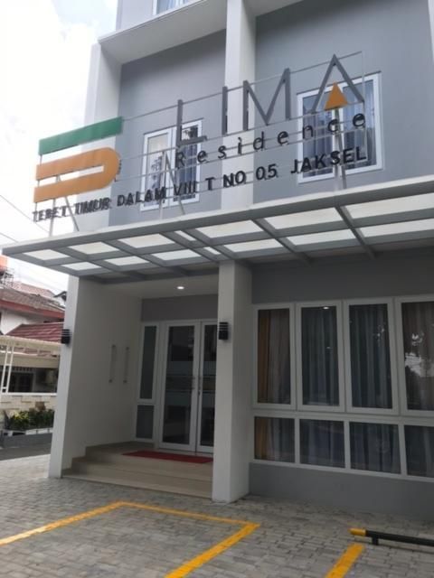 Lima Residence Tebet managed by EHM thumbnail 3
