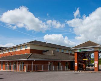 Holiday Inn Express Gloucester - South - Gloucester - Κτίριο