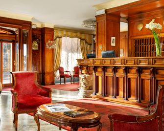 فندق فوروم - روما - ردهة