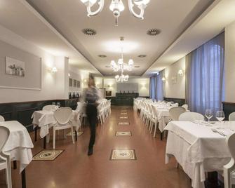 هوتل مونتريال - راغوزا - مطعم