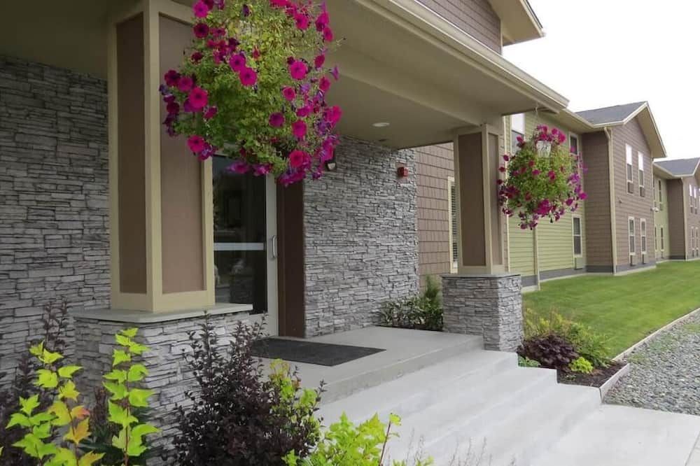 Outdoors view view of Aspen Suites Hotel Haines