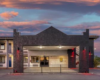 SureStay Hotel by Best Western Williams - Williams - Building