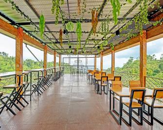 OYO Homes 91095 Desa Wisata Conto - Sarangan - Restaurante