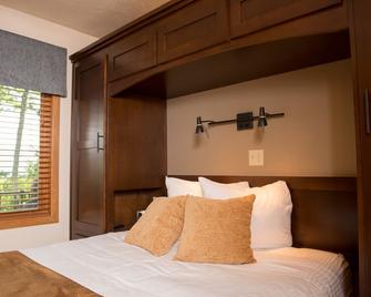 Magnificent Water View Condo - Egg Harbor - Bedroom