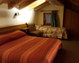 Villa Zita - Champoluc - Camera da letto