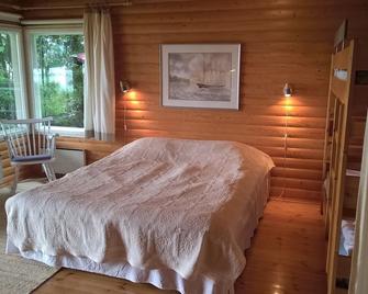 Enjoy clean Nordic nature in this peaceful seaside cottage - Раума - Спальня