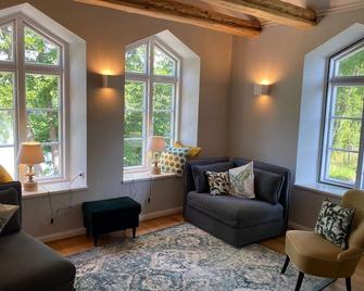 Vacation home at the Schaalsee the bridge house. A dream of peace and serenity. - Zarrentin - Sala de estar