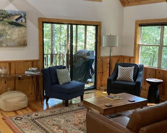 Almost Perfect Cabin with an access to Lake Hartwell - Lavonia - Sala de estar