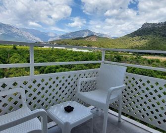 Uk Hotel Kiris - Antalya - Balkong