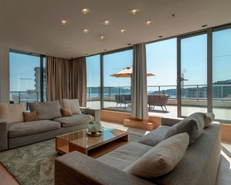Eurostars Queen of Montenegro - Budva - Wohnzimmer