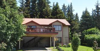 Whalesong Bed and Breakfast - Homer - Rakennus