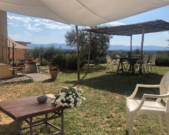 Agriturismo La Posta Reale - Castiglion Fibocchi - Patio