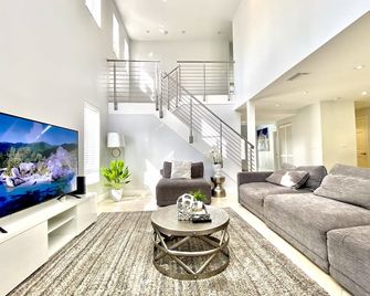 Beachwalk Villa - Hollywood - Huiskamer