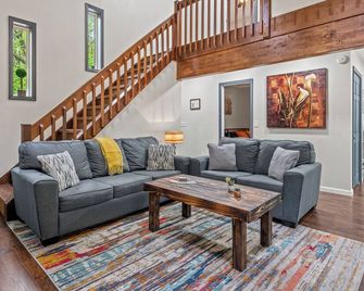 The Tranquil Trails by AvantStay Lake Access Deck Fireplace - Albrightsville - Sala de estar