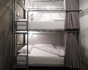 Man Cave Hostel Vientiane - Vientiane