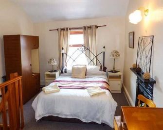 Gable View - Holmrook - Bedroom