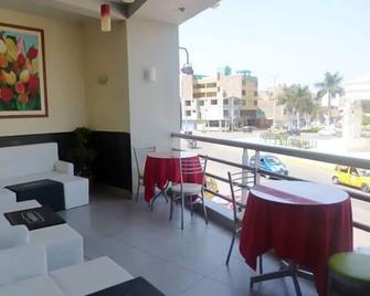 Hostal Colibri - Chiclayo - Balkon