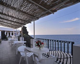 Hotel Villaggio Stromboli - Stromboli - Balcon