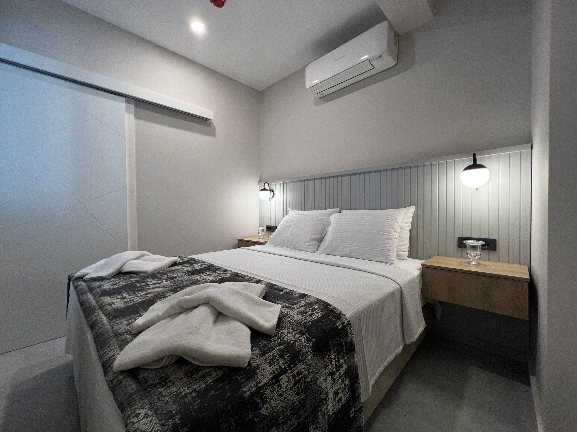 Kadagan Suites Ayasaranda - צזמה - חדר שינה