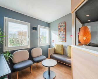 B&B HOTEL Strasbourg Nord Mundolsheim - Mundolsheim - Lobby