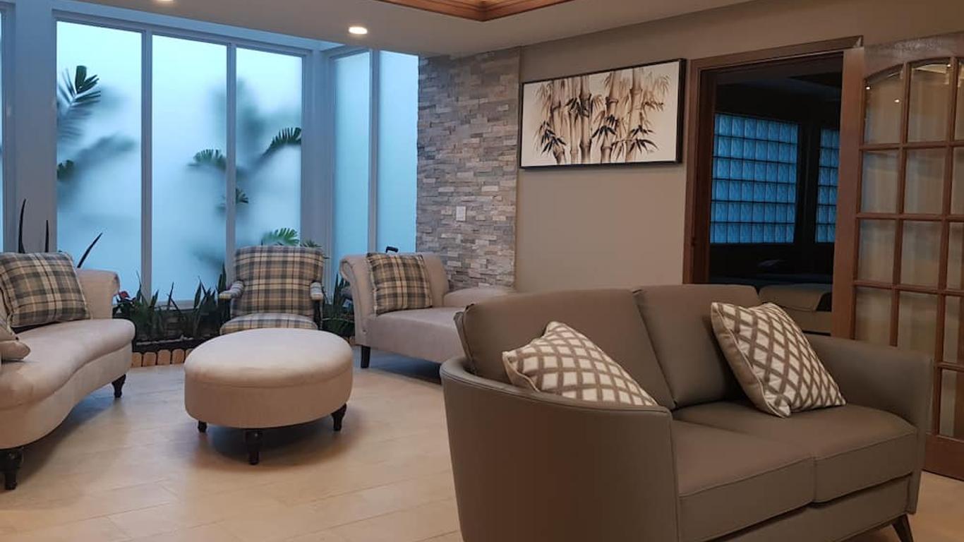 سيرف رايدر ريزورت هوتل