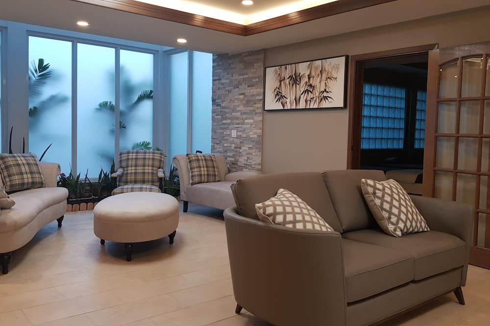 Surfrider Resort Hotel - Garapan - טרקלין
