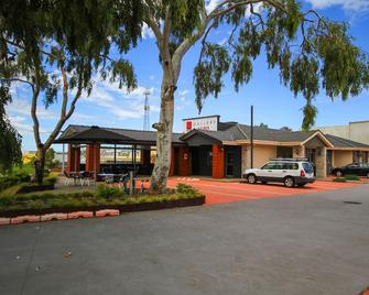 Gallery Hotel - Coogee - Building