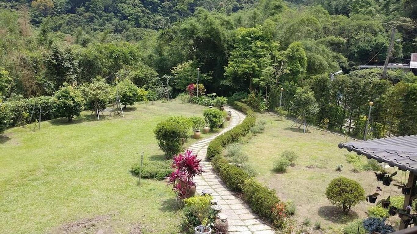 Lohas Gallery Long Stay Hostel