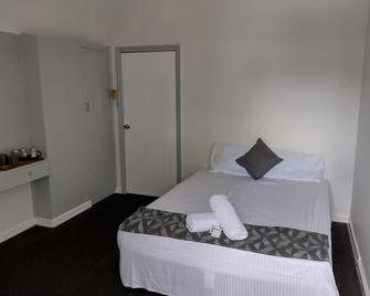 Ayr Hotel - Ayr - Bedroom