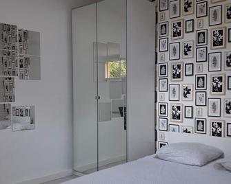 Les Restanques - Chambre D'hôtes - Cuges-les-Pins - Chambre