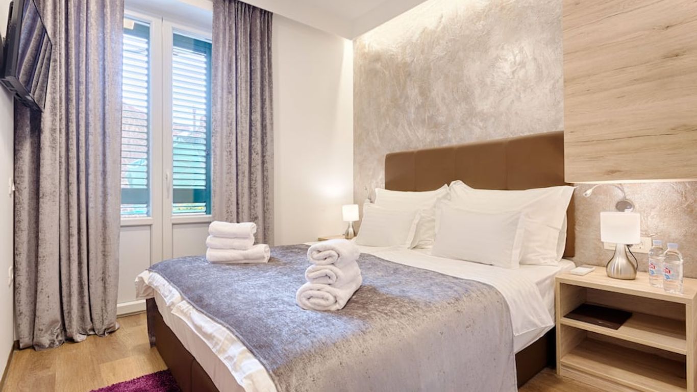 Central Pearl by Nono Ban Rooms