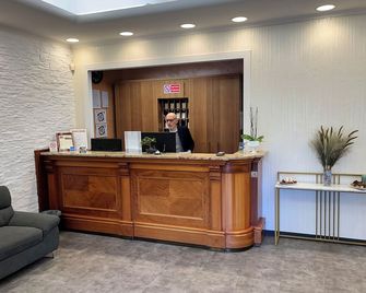 Eh Rome Airport Euro House Hotels - Fiumicino - Front desk