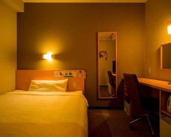 Super Hotel Yokkaichi Kokudo Ichigo-zoi - Yokkaichi - Bedroom